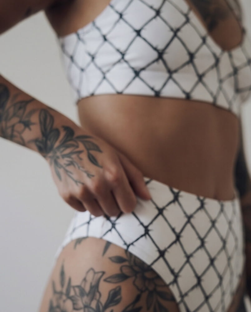 Full-Set ’Caged Daylight’ High-Waisted Barbed Wire Bikini